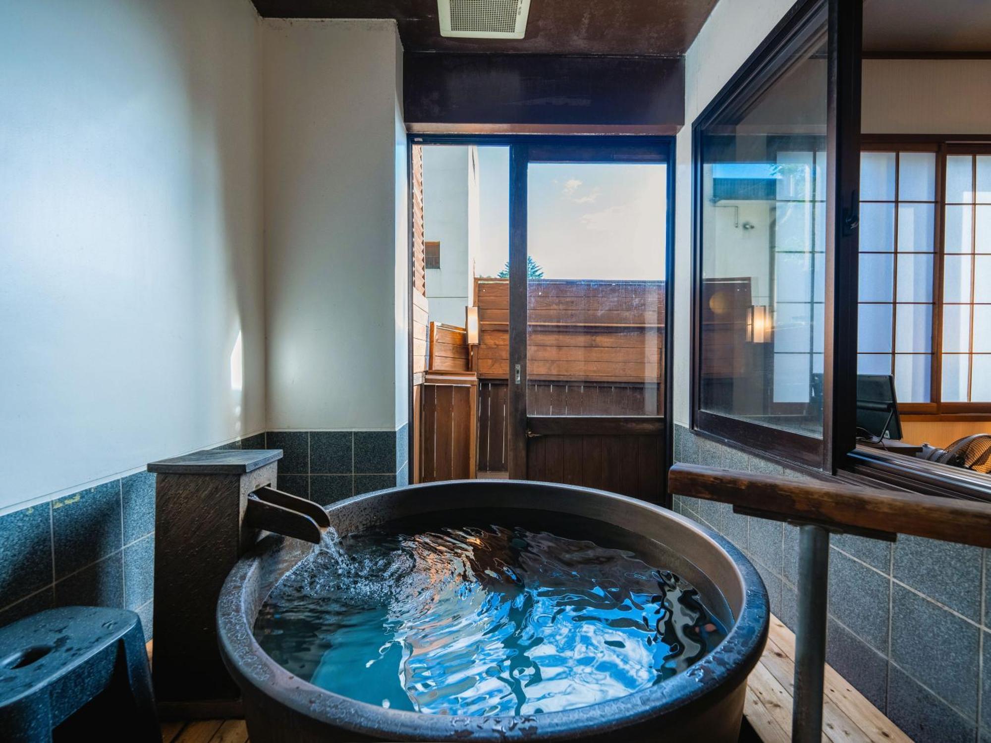 Hishino Onsen Tokiwakan Komoro Bagian luar foto