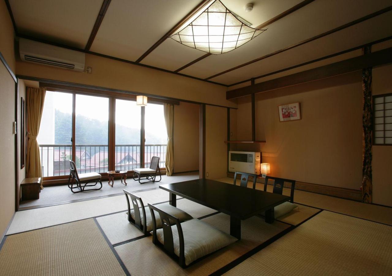 Hishino Onsen Tokiwakan Komoro Bagian luar foto