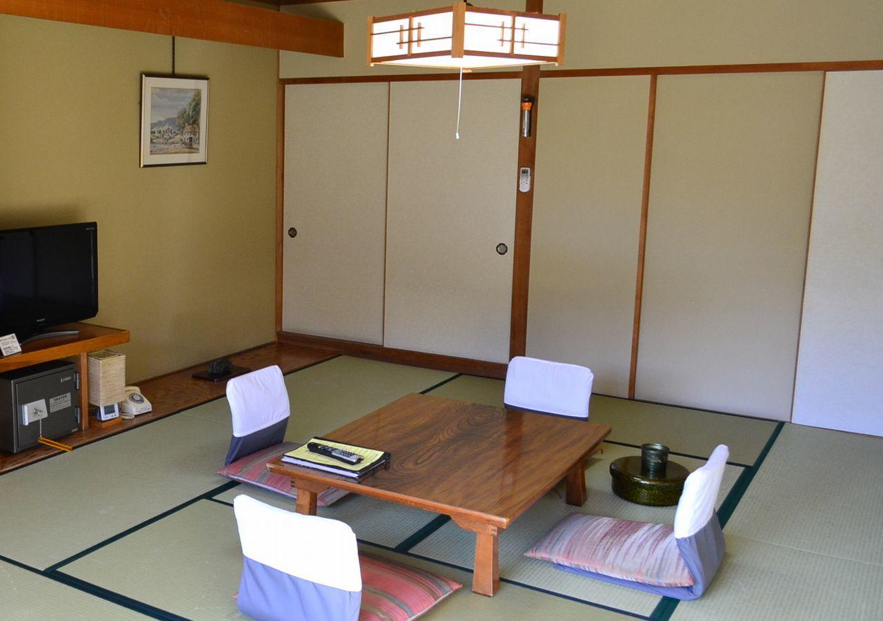 Hishino Onsen Tokiwakan Komoro Bagian luar foto