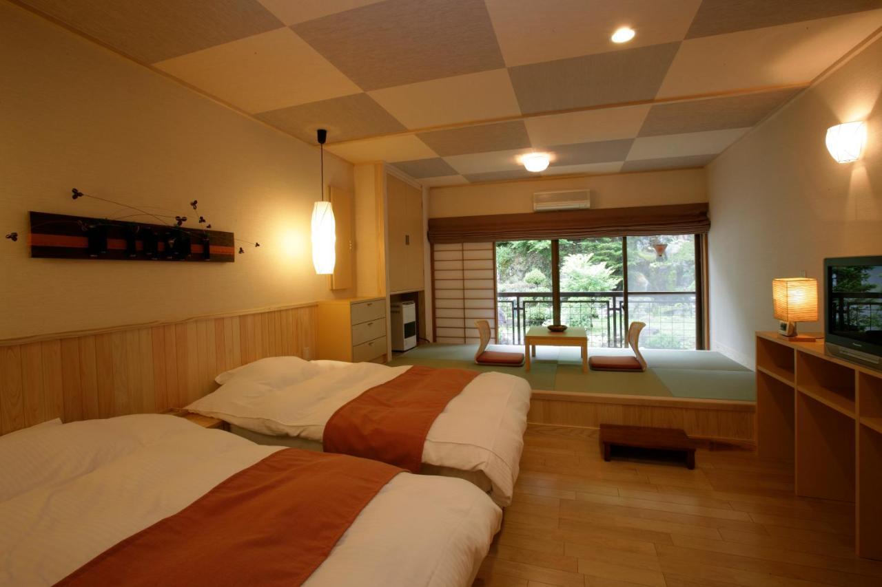 Hishino Onsen Tokiwakan Komoro Bagian luar foto
